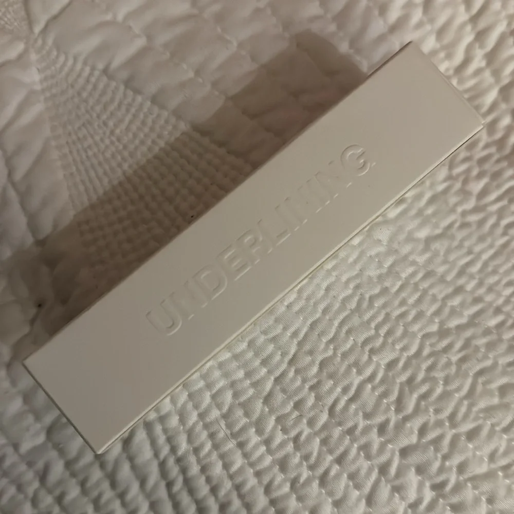 HIDE® Flawless Finish Foundation Walnut (exp)